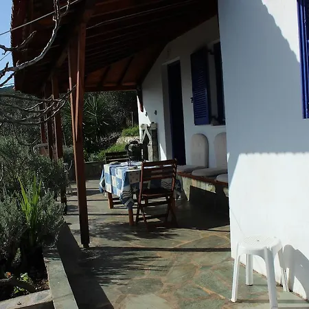 Дом отдыха Mourtero House Kalamakia