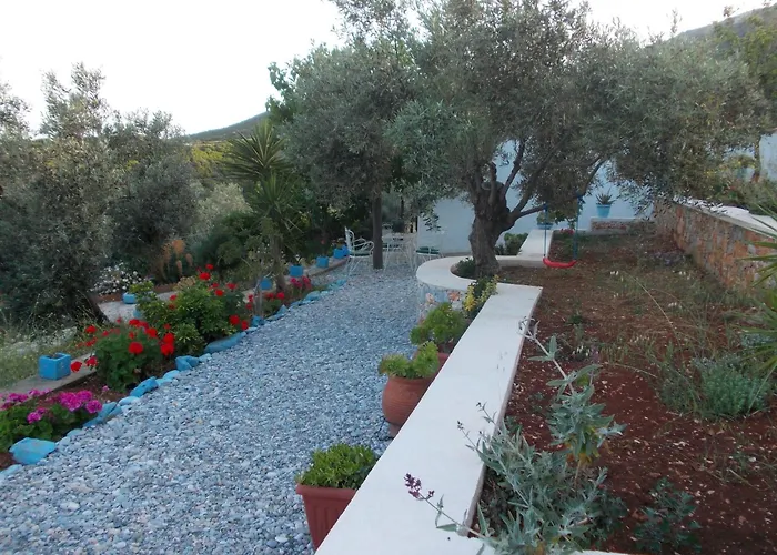 Дом отдыха Mourtero House